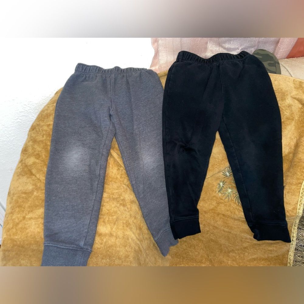 Cat And Jack Sweat Pants Gray And Black 4t